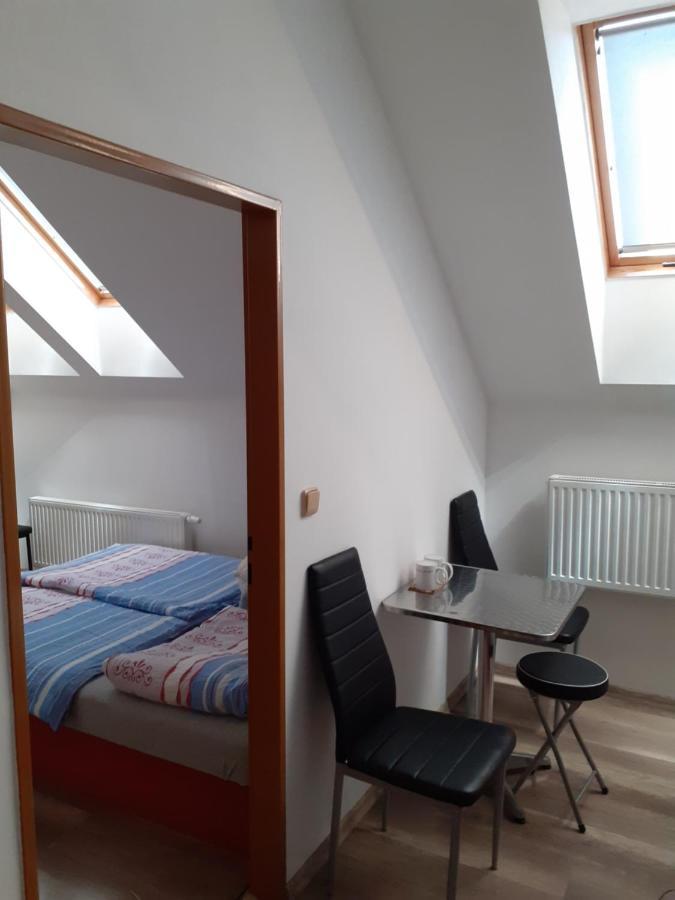 Penzion Fontana Mikulov Luaran gambar