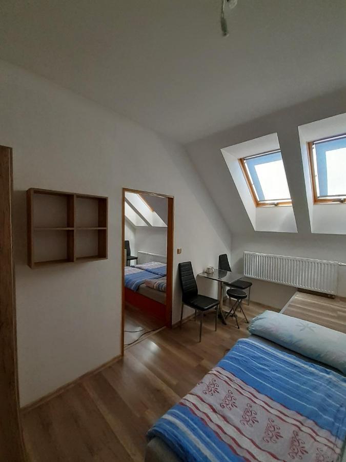 Penzion Fontana Mikulov Luaran gambar
