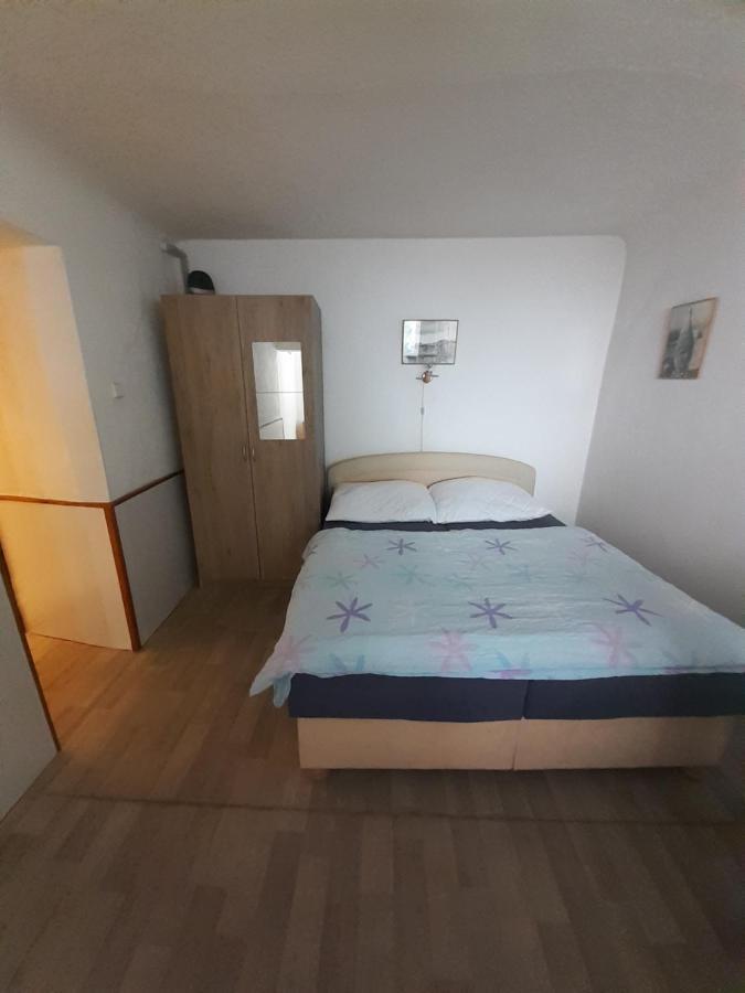 Penzion Fontana Mikulov Luaran gambar