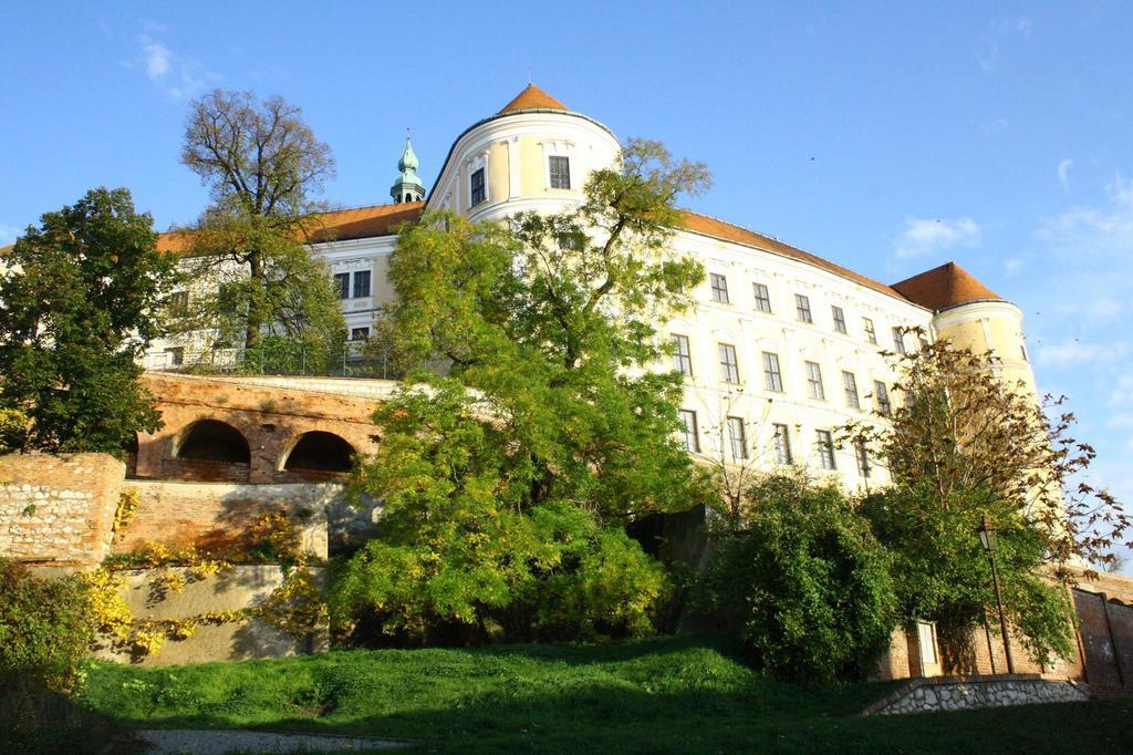 Penzion Fontana Mikulov Luaran gambar