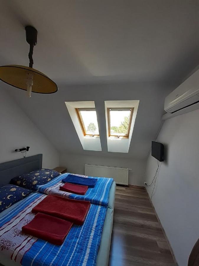 Penzion Fontana Mikulov Luaran gambar