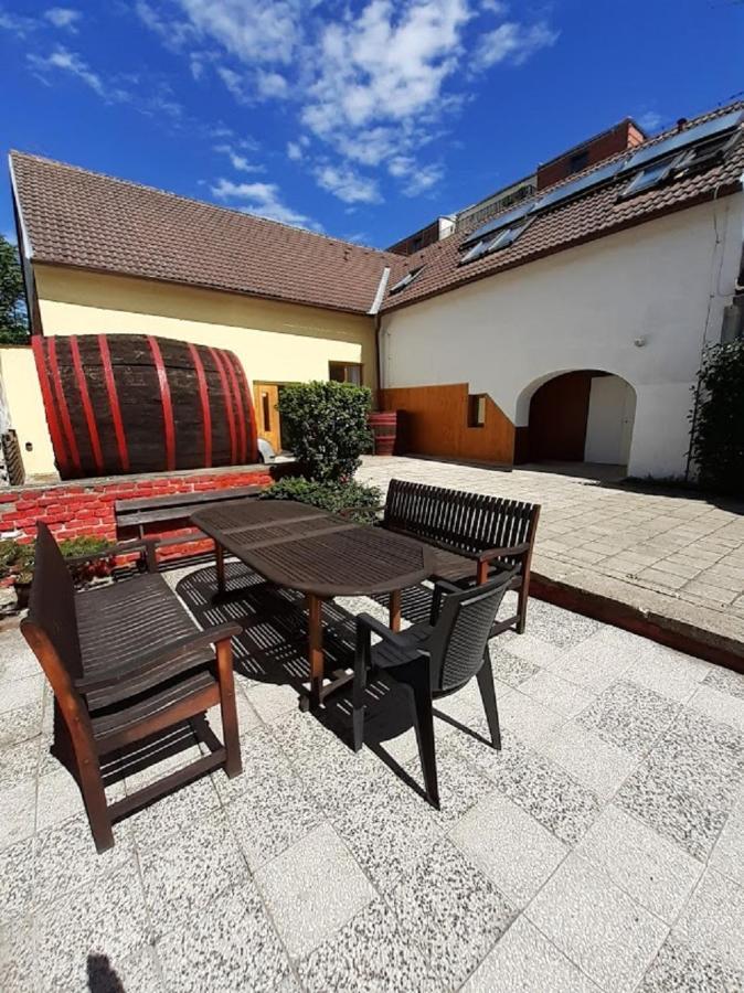 Penzion Fontana Mikulov Luaran gambar